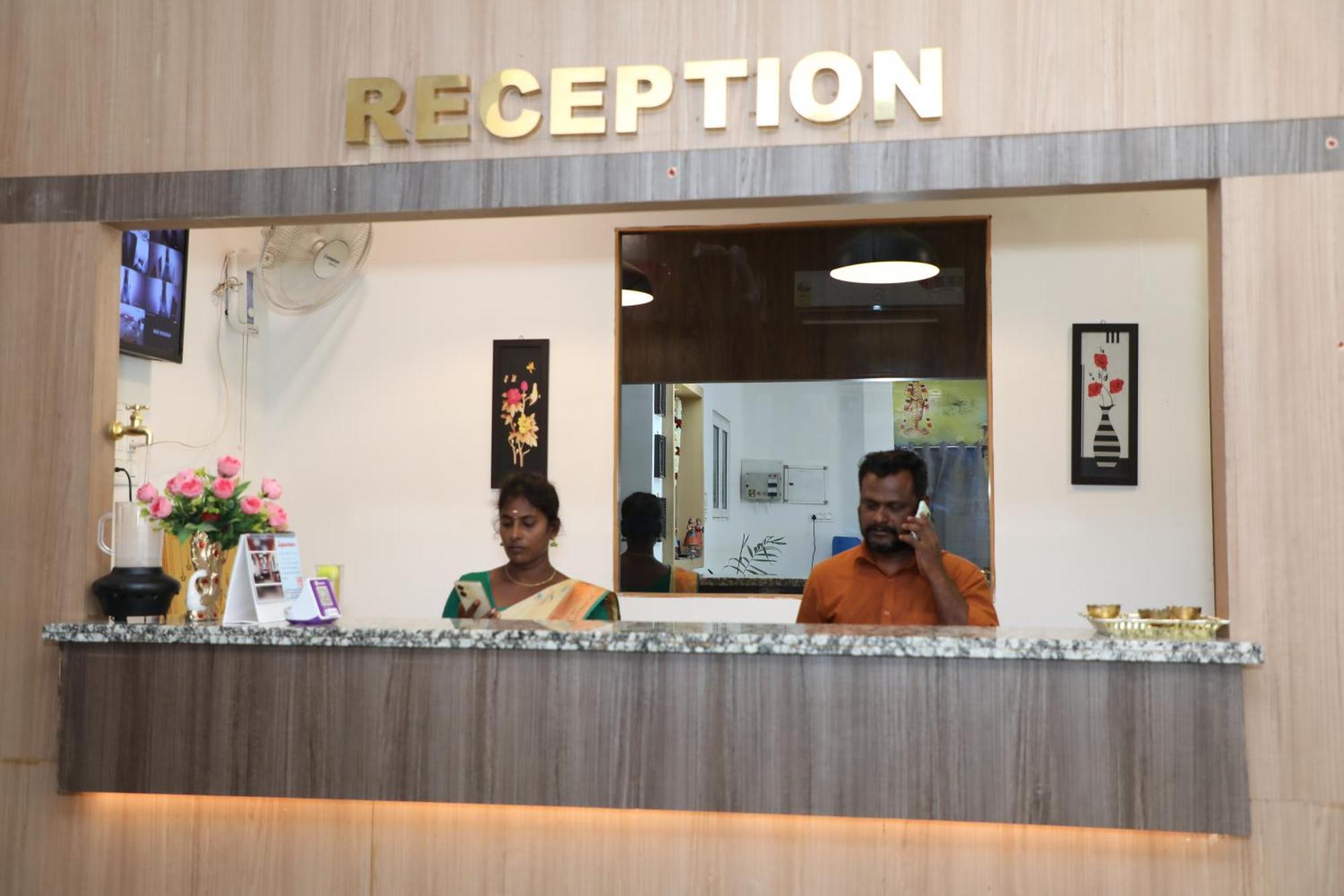 Hotel Rk - Temple Stay Thanjavur Exteriör bild